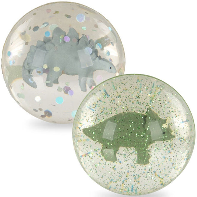 Twee konges sløjd dinosaurus stuiterballen met glitter en een Stegosaurus en Triceratops figuur.
