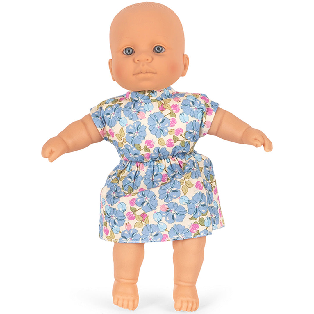 Konges Sløjd babypop met een gebloemd jurkje.