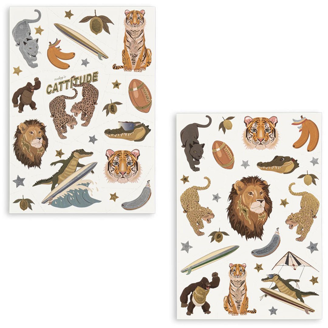 Twee vellen met tijdelijke tatoeages voor kinderen met diverse dieren, surfplanken en sportattributen.
