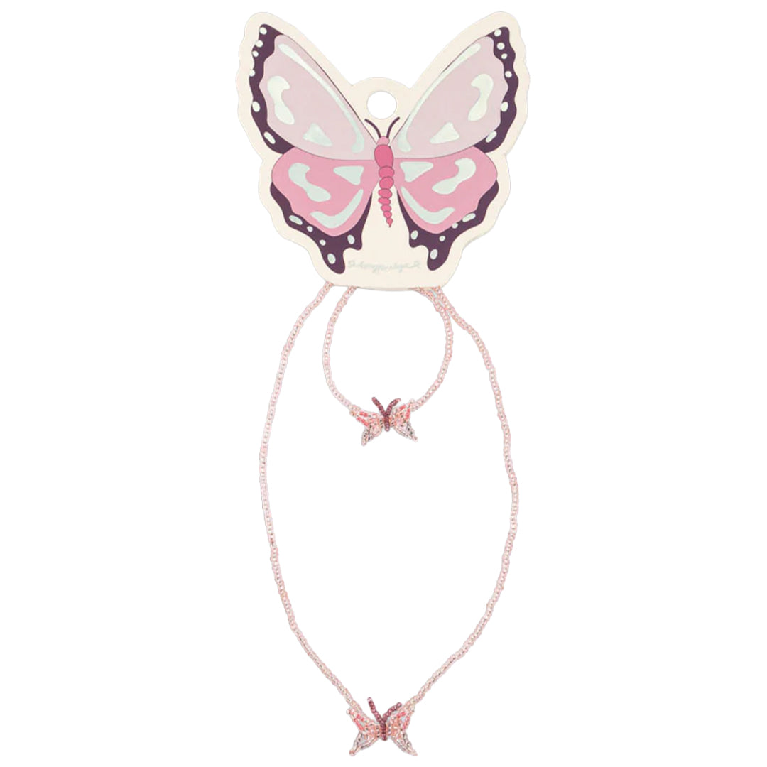 Konges Sløjd kinder sieradenset met roze kralen ketting en armband met vlinderhangers, gepresenteerd op een vlindervormige verpakking.