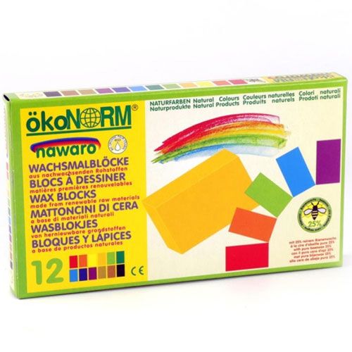 De ökonorm verpakking van 12 veelkleurige bijenwas blokjes.