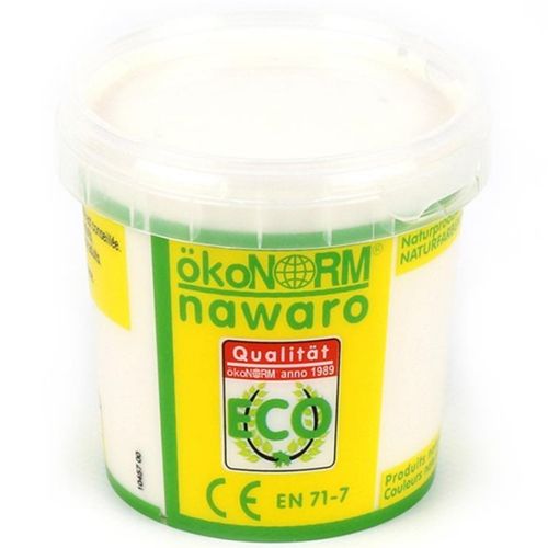 Witte ökonorm vingerverf in een transparante plastic pot.