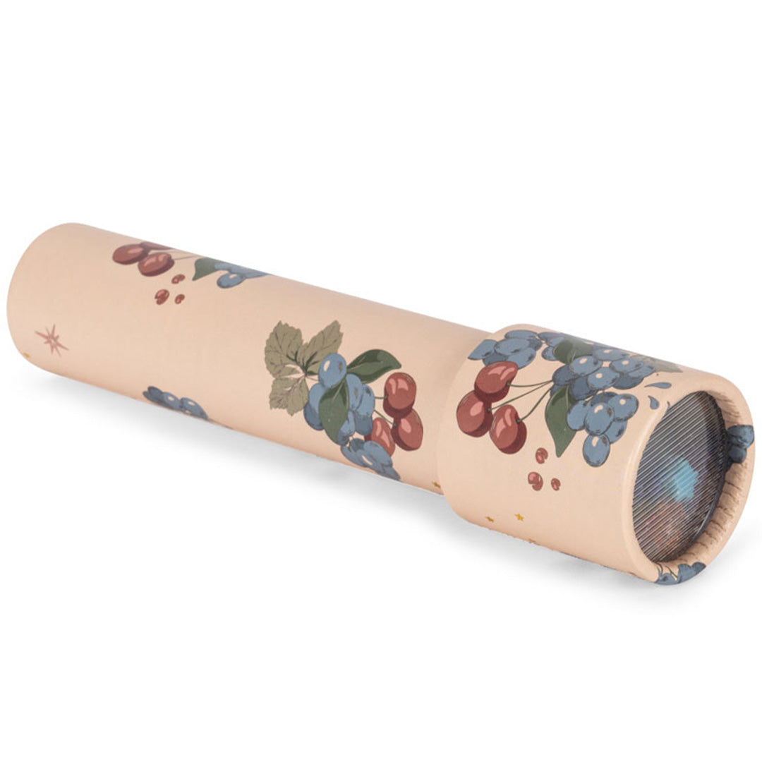 Konges Sløjd caleidoscoop van karton met een patroon van bessen.