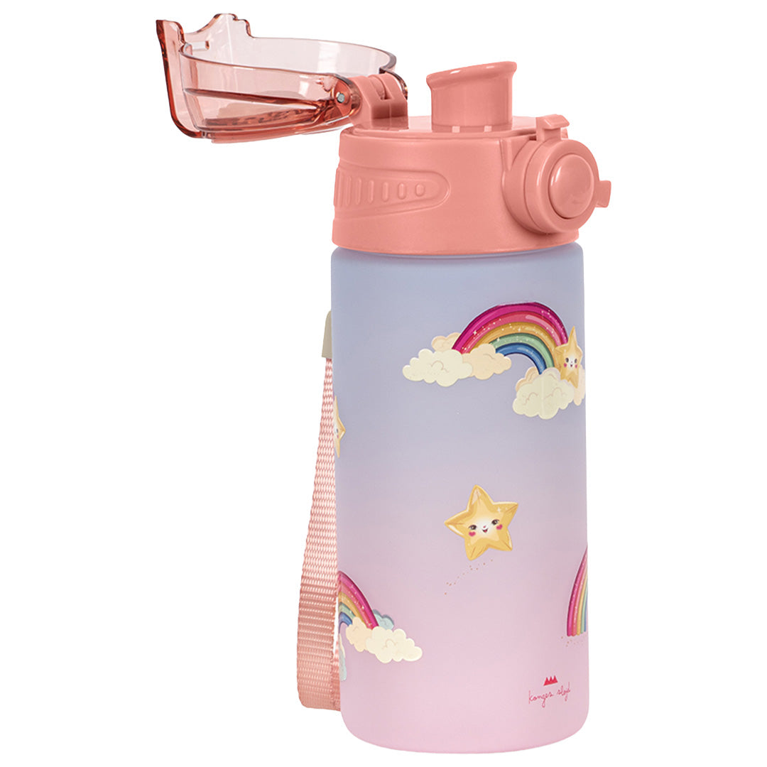 Drinkfles met regenboog- en sterrenpatroon, opengeklapt en met roze draagband.