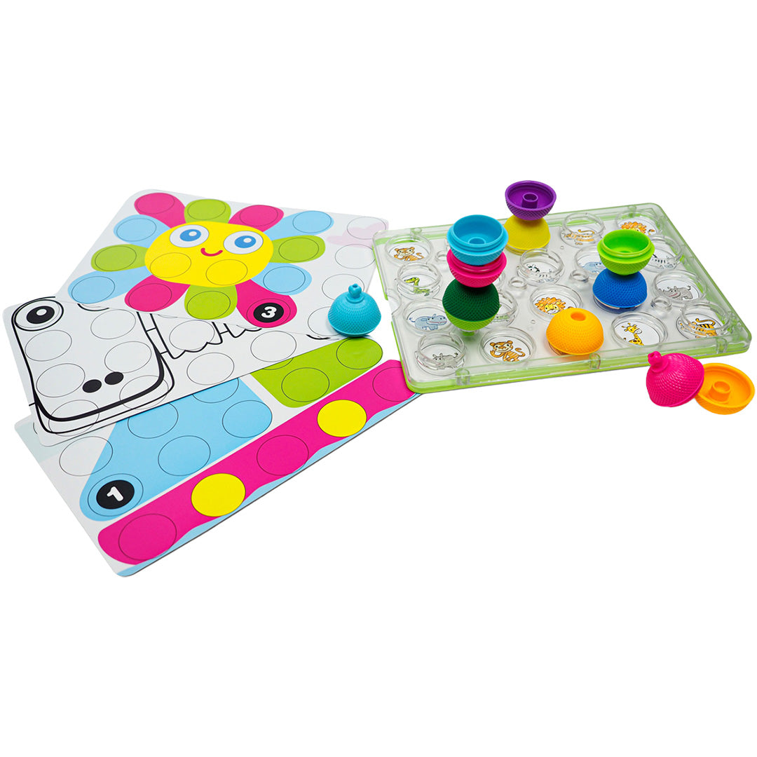 Lalaboom educatief activiteitenbord met kleurrijke klikkralen gestapeld op pinnen en twee patroonkaarten.