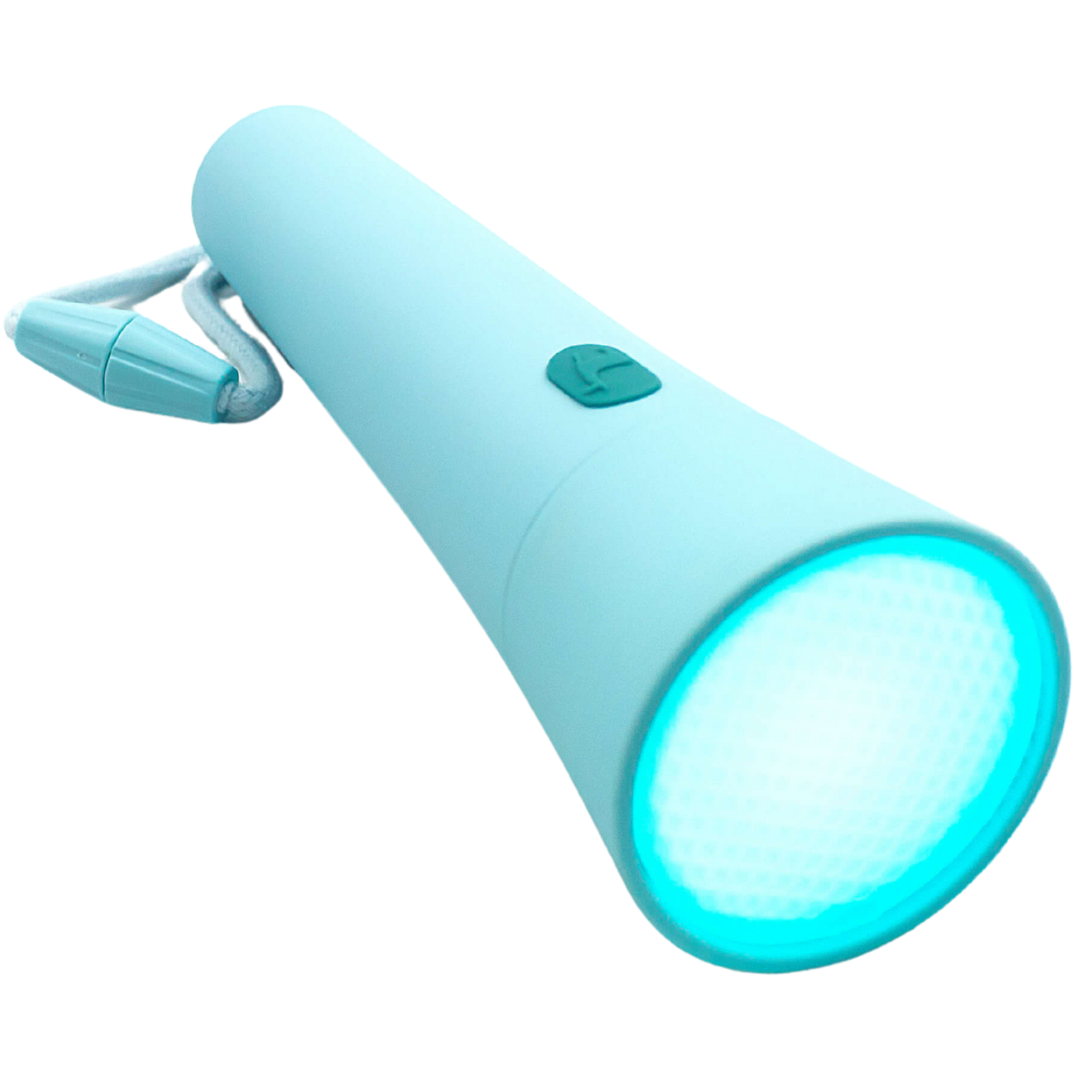 Lalarma copenhagen blauwe zaklamp met brandend licht, schuin gefotografeerd.