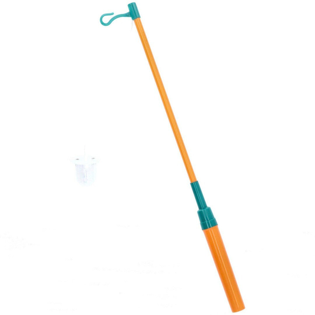 Folat lampionstokje in oranje en groen met een haak en een wit lampje op een witte achtergrond.