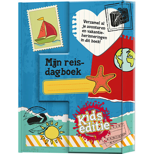 Lantaarn reisdagboek voor kinderen met blauwe kaft en vakantie-illustraties van een boot, koffer en wereldbol.