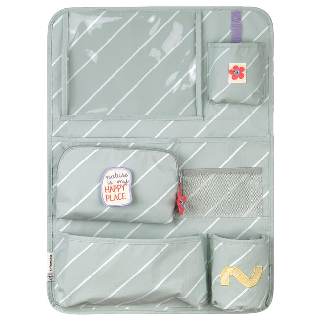 Lässig auto organizer voor kinderzitjes, groen met witte strepen en diverse opbergvakken, van voren gezien.