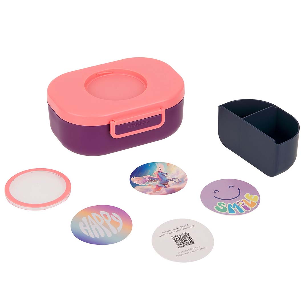 Lässig broodtrommel in berry-pink en paars met de losse verdeler en diverse ronde stickers, waaronder een eenhoorn.