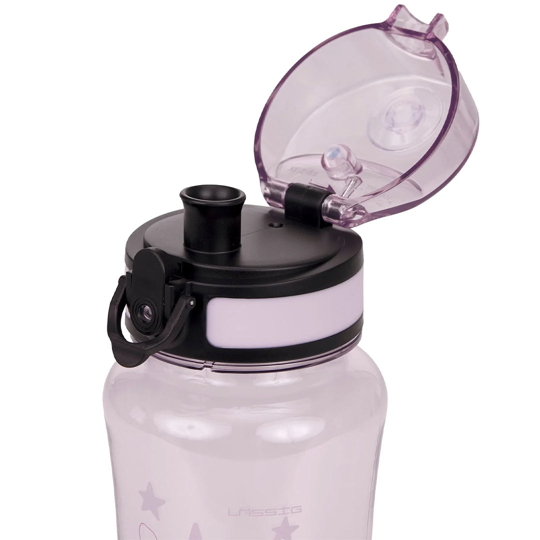 Detail van de Lässig kinder drinkfles met opengeklapte roze dop en drinktuit.