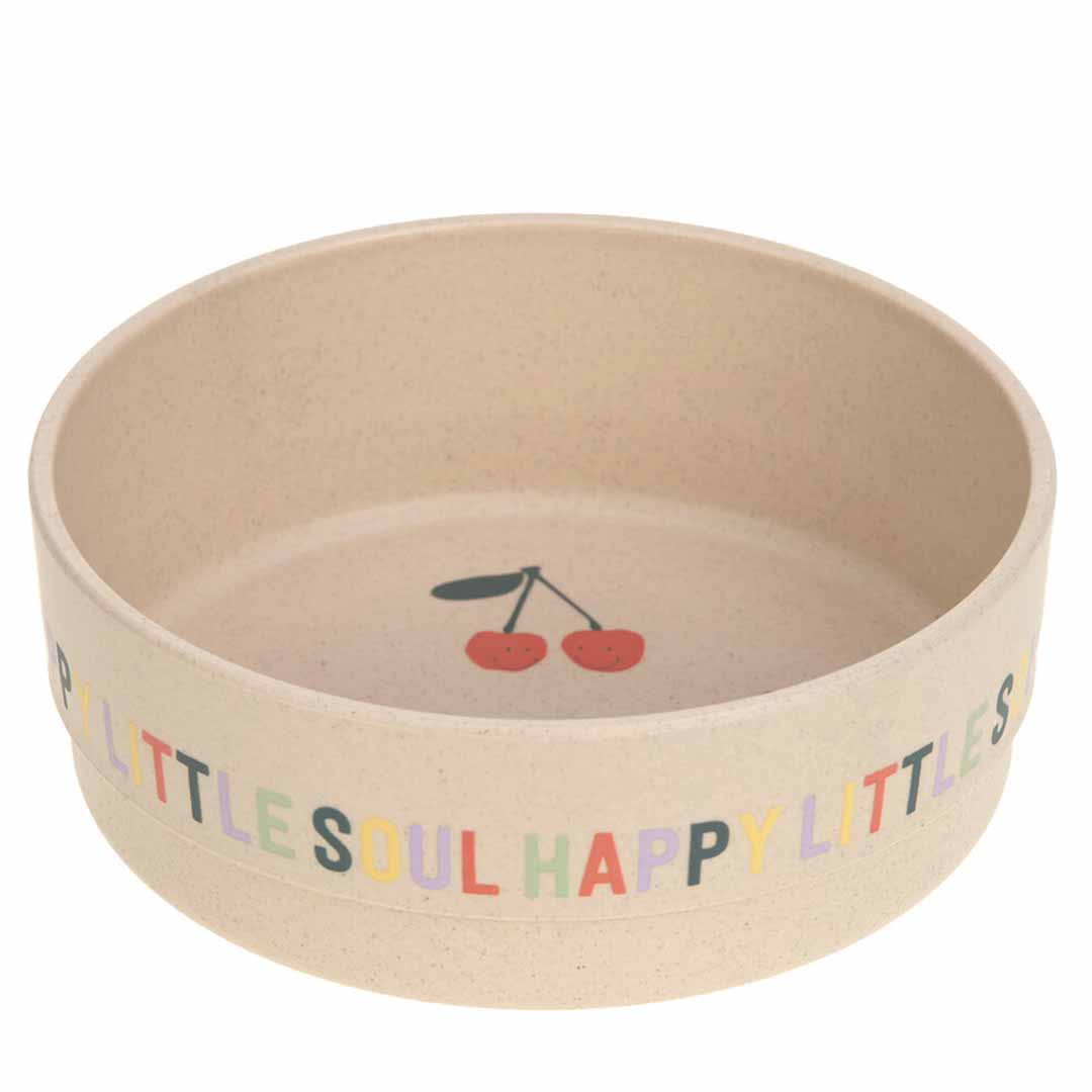 Lässig kinderkom in beige met kleurrijke tekst aan de zijkant en twee kersen op de bodem.