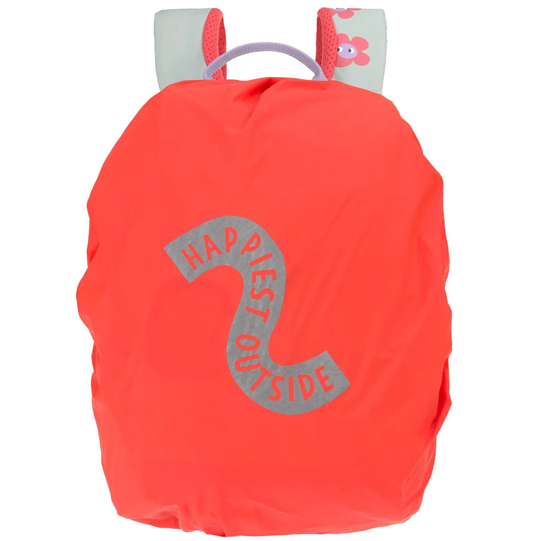 De Lässig kinderrugzak met een feloranje regenhoes met reflecterende 'Happiest Outside' tekst.
