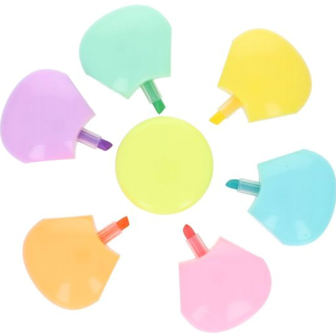le petit souk 6-in-1 bloem markeerstift set met zes pastelkleurige highlighters, van bovenaf gezien.
