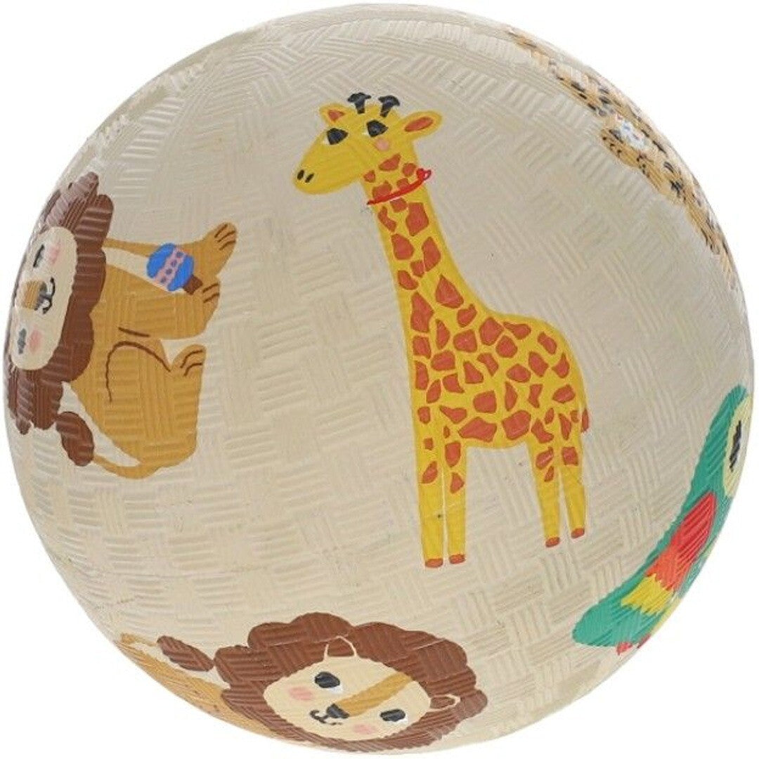 le petit souk rubber speelbal met illustraties van een giraffe, leeuw en papegaai.