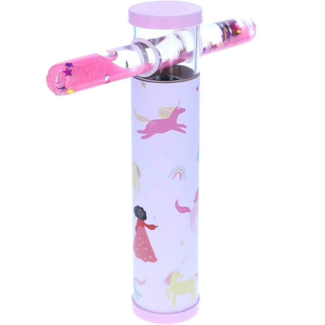 Le petit souk vloeibare caleidoscoop met roze vloeistof en glitter, versierd met prinsessen en eenhoorns.