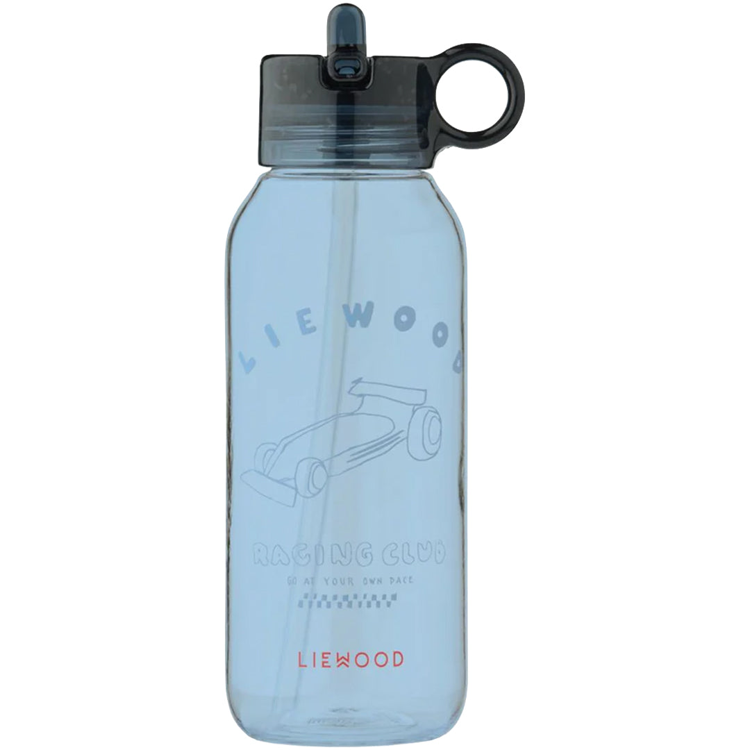Liewood kinder drinkfles in lichtblauw met een opdruk van raceauto's en 'Racing Club'.