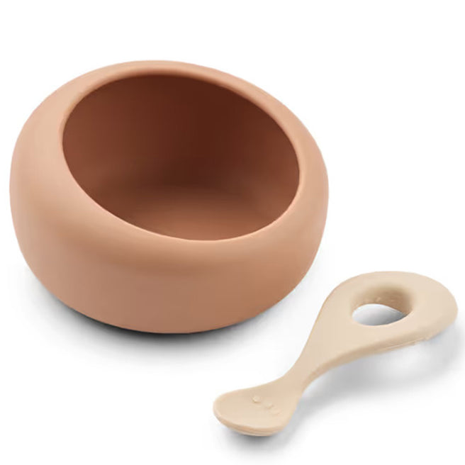 Liewood siliconen kinderkom in tuscany rose met bijpassende lepel.
