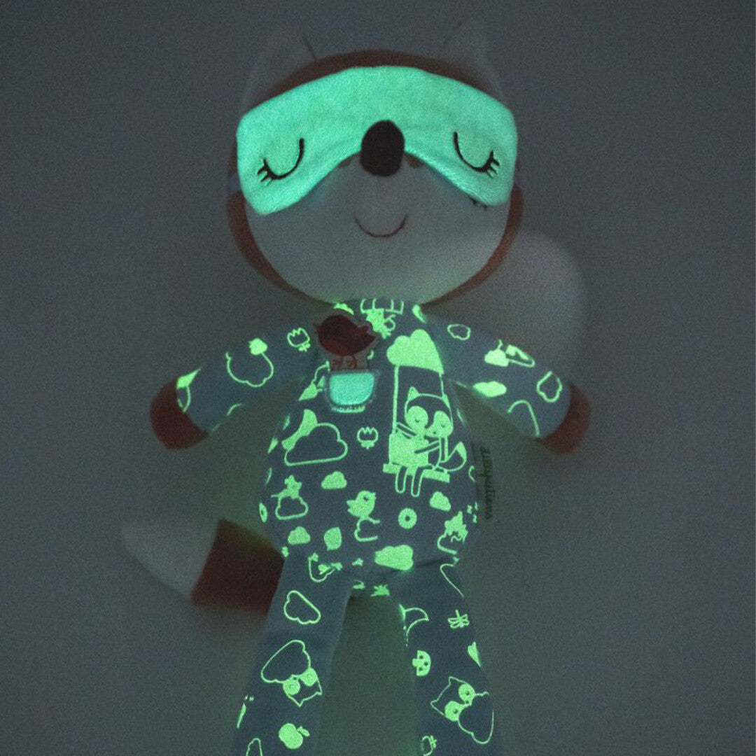 Lilliputiens pluchen slaapvriendje vos Alice met glow in the dark pyjama en slaapmasker.