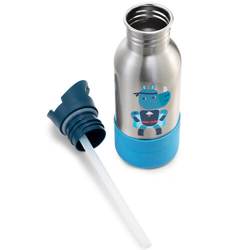 Lilliputiens RVS drinkfles met de blauwe dop en het rietje ernaast.