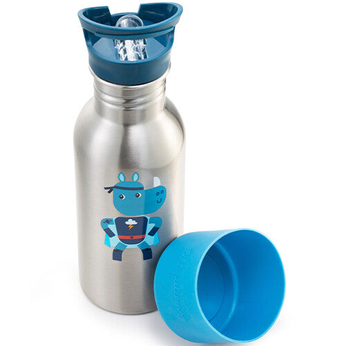 Lilliputiens RVS drinkfles met de blauwe siliconen hoes ernaast.
