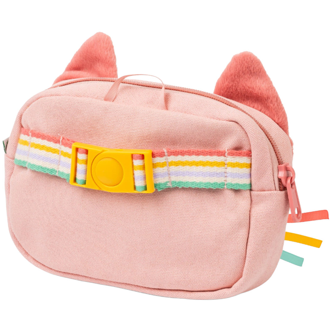 Achteraanzicht van het roze lilliputiens kindertasje met een regenboogkleurige verstelbare band en gesp.