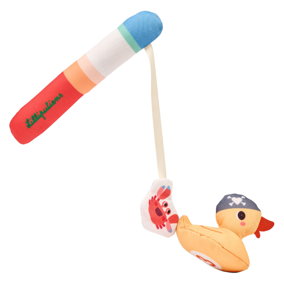 Lilliputiens badspeelgoed vishengel met een krab als lokaas en een geel pluche eendje met piratenmuts.