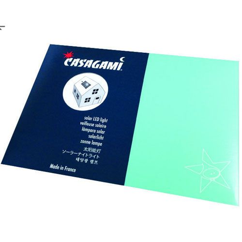 Verpakking van het Litogami Casagami solar LED licht bouwpakket, met blauwe en groene vlakken en productinformatie.