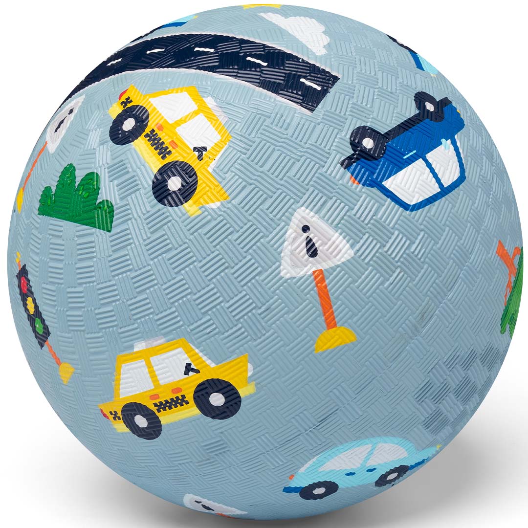 little l rubber speelbal met een patroon van auto's en wegen.