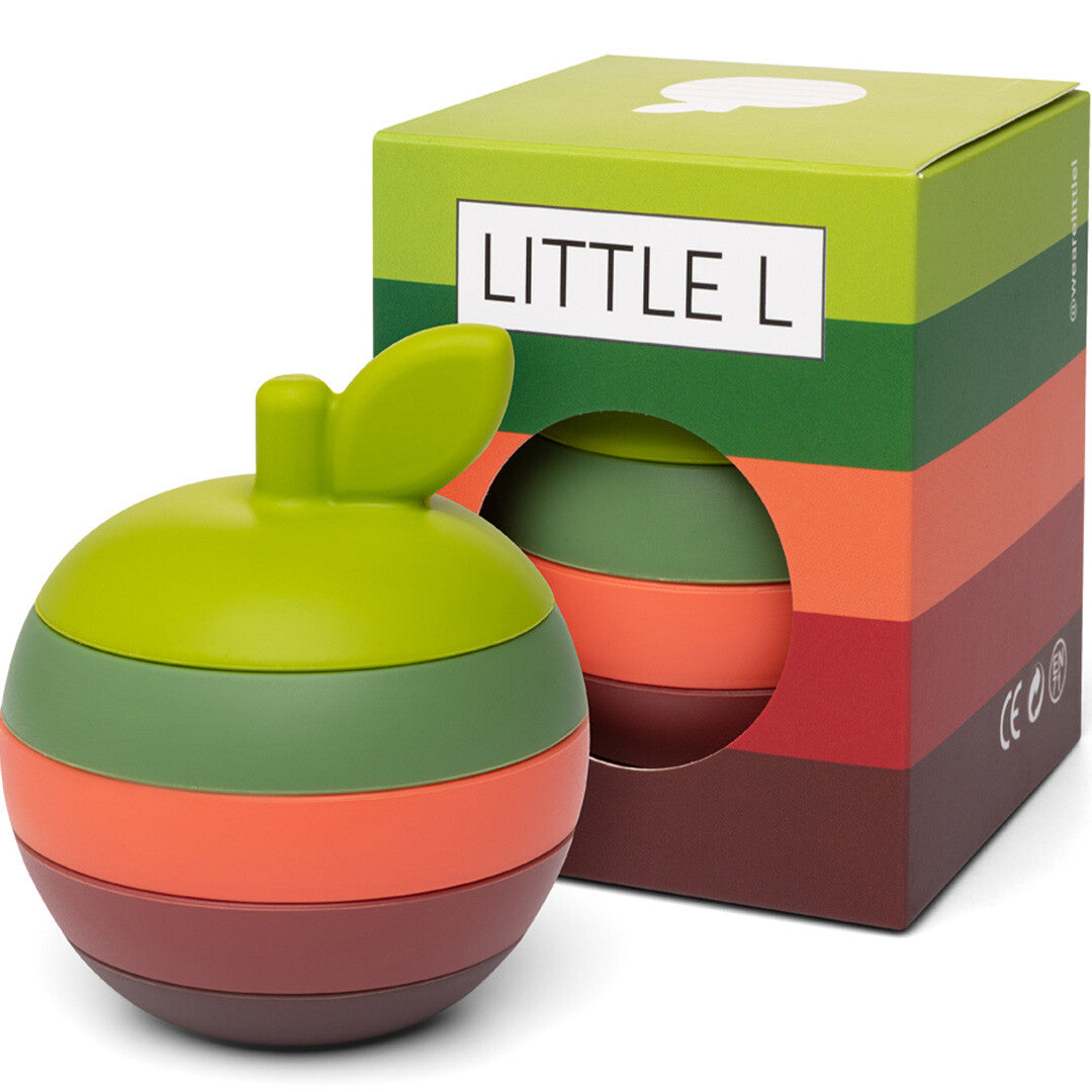 little l stapeltoren appel in groen, oranje en bruin, naast de bijpassende verpakking.