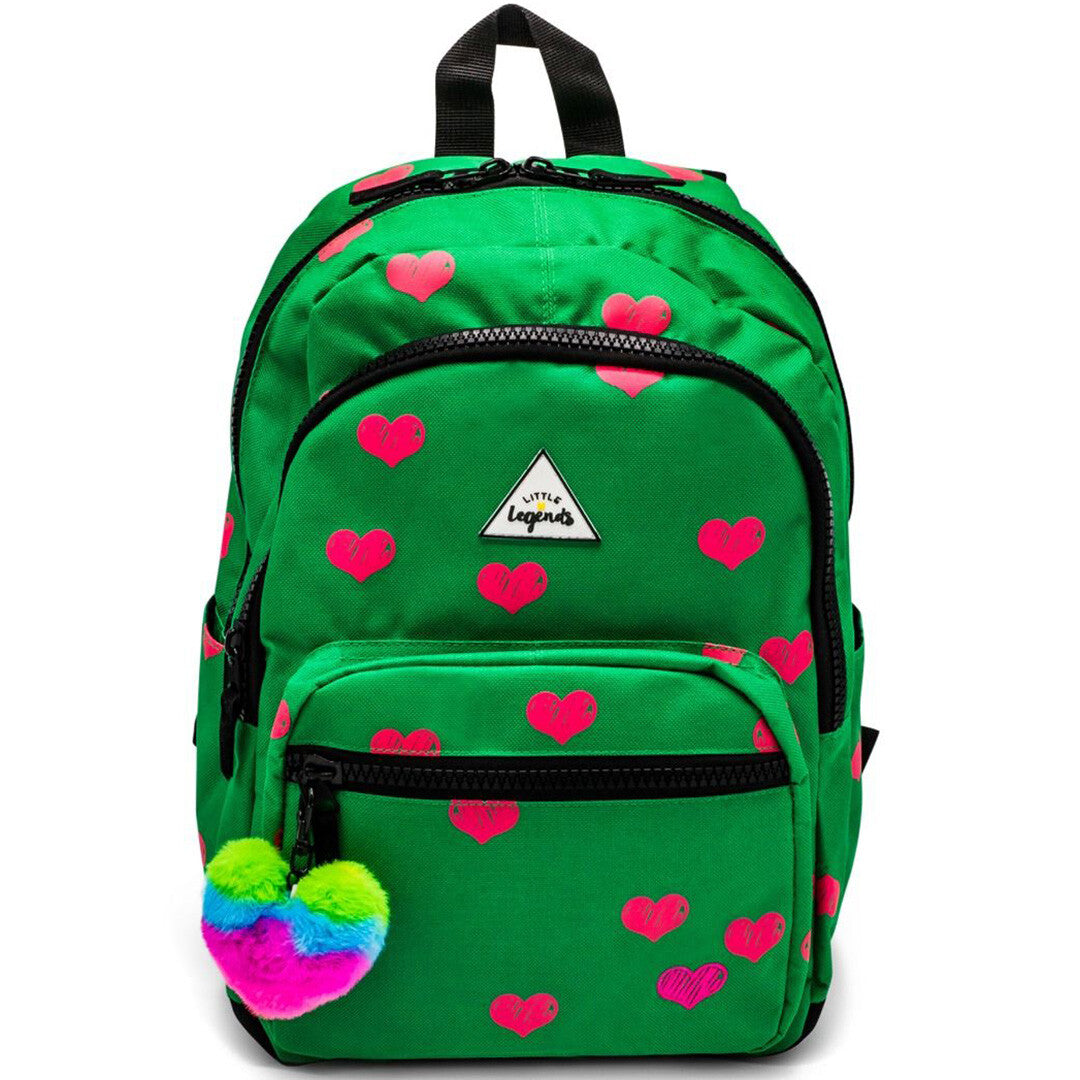 little legends groene kinderrugzak met roze harten en een kleurrijke pompom sleutelhanger.