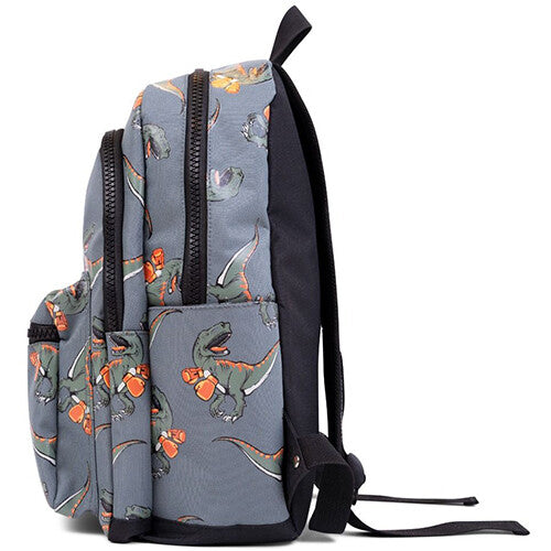 Linkerzijkant van de grijze schoolrugzak met dino boxing print.