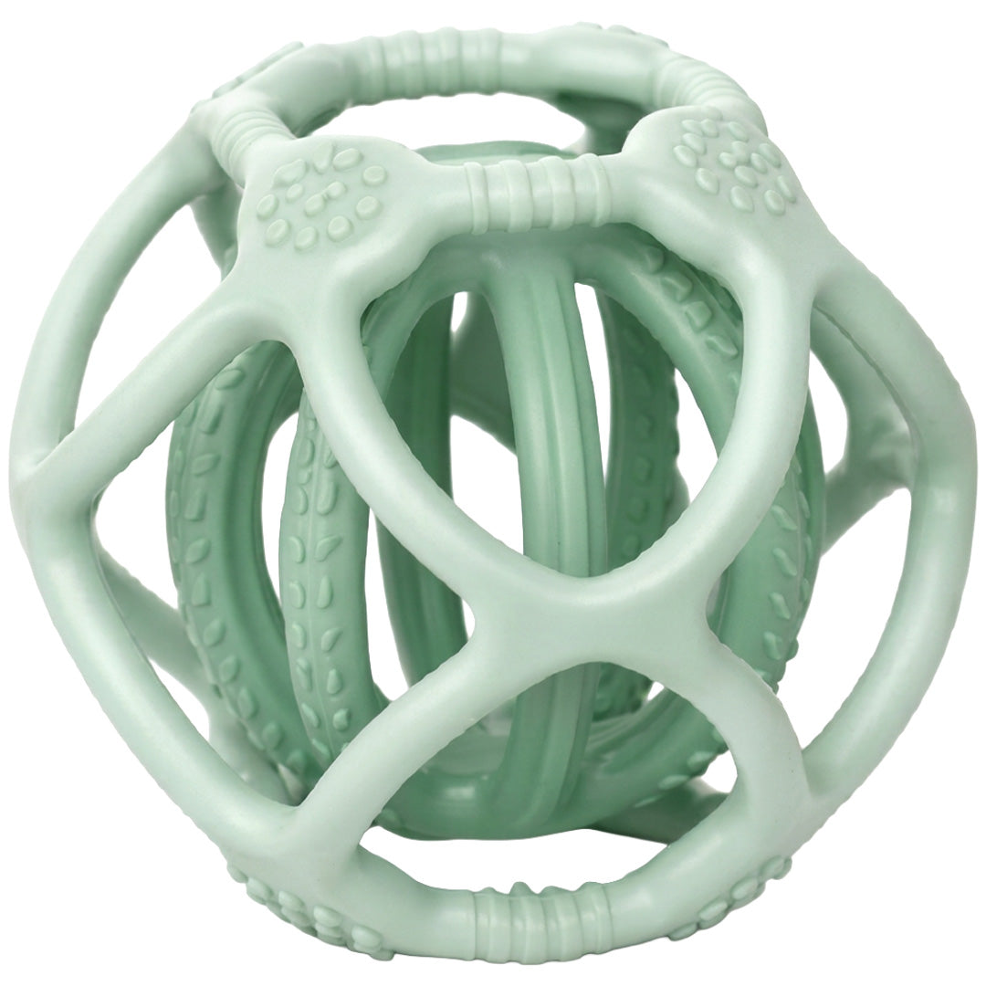 little l groene siliconen sensorische bal met open structuur en textuur.