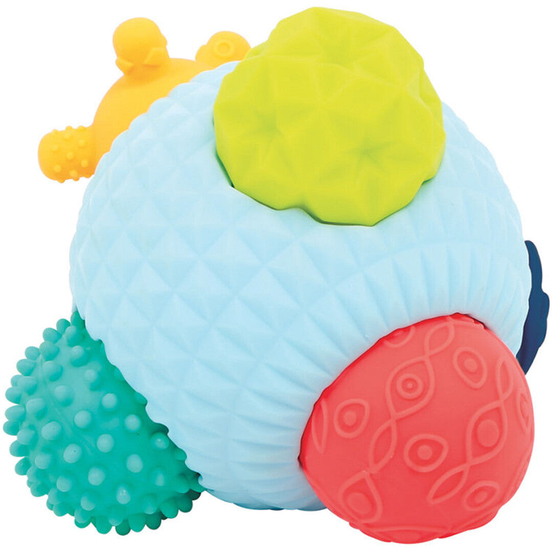 De Ludi puzzelbal is gemonteerd en toont de veelkleurige, getextureerde onderdelen.