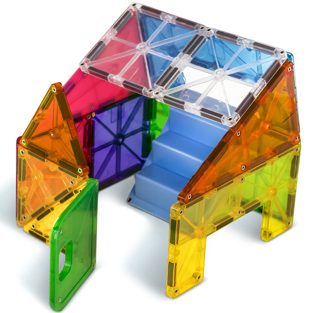 Magna-Tiles magnetische tegels vormen een kleurrijke boogconstructie met blauwe trap.