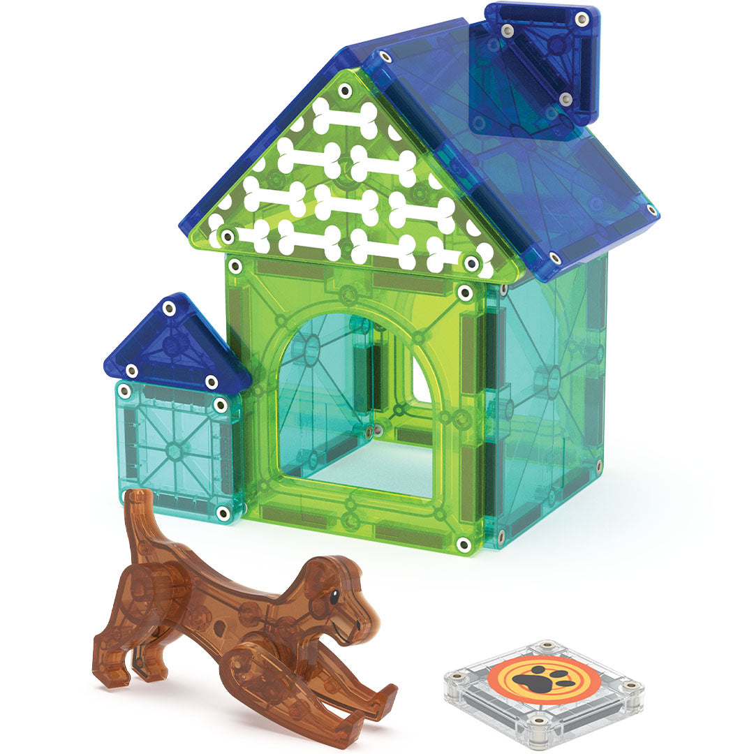 De Magna-Tiles magnetische tegels Dog House bouwset met een groen-blauw hondenhok, een bruine hond en een tegel met pootafdruk.