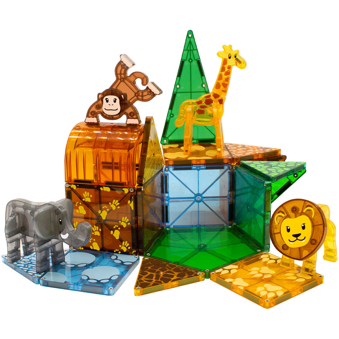 Een complete set Magna-Tiles Safari Animals bouwspeelgoed met magnetische tegels en figuren van een olifant, aap, leeuw en giraf.