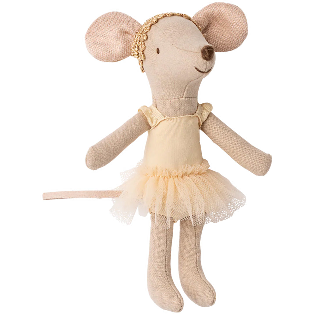 Maileg knuffelmuis grote zus ballerina in een beige balletpakje met gouden hoofdband.