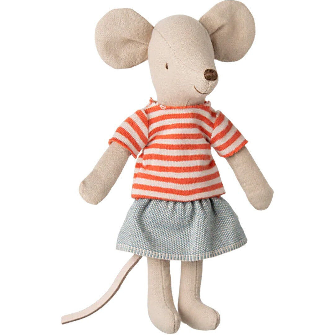 Maileg knuffelmuis grote zus met gestreept shirt en denim rok.