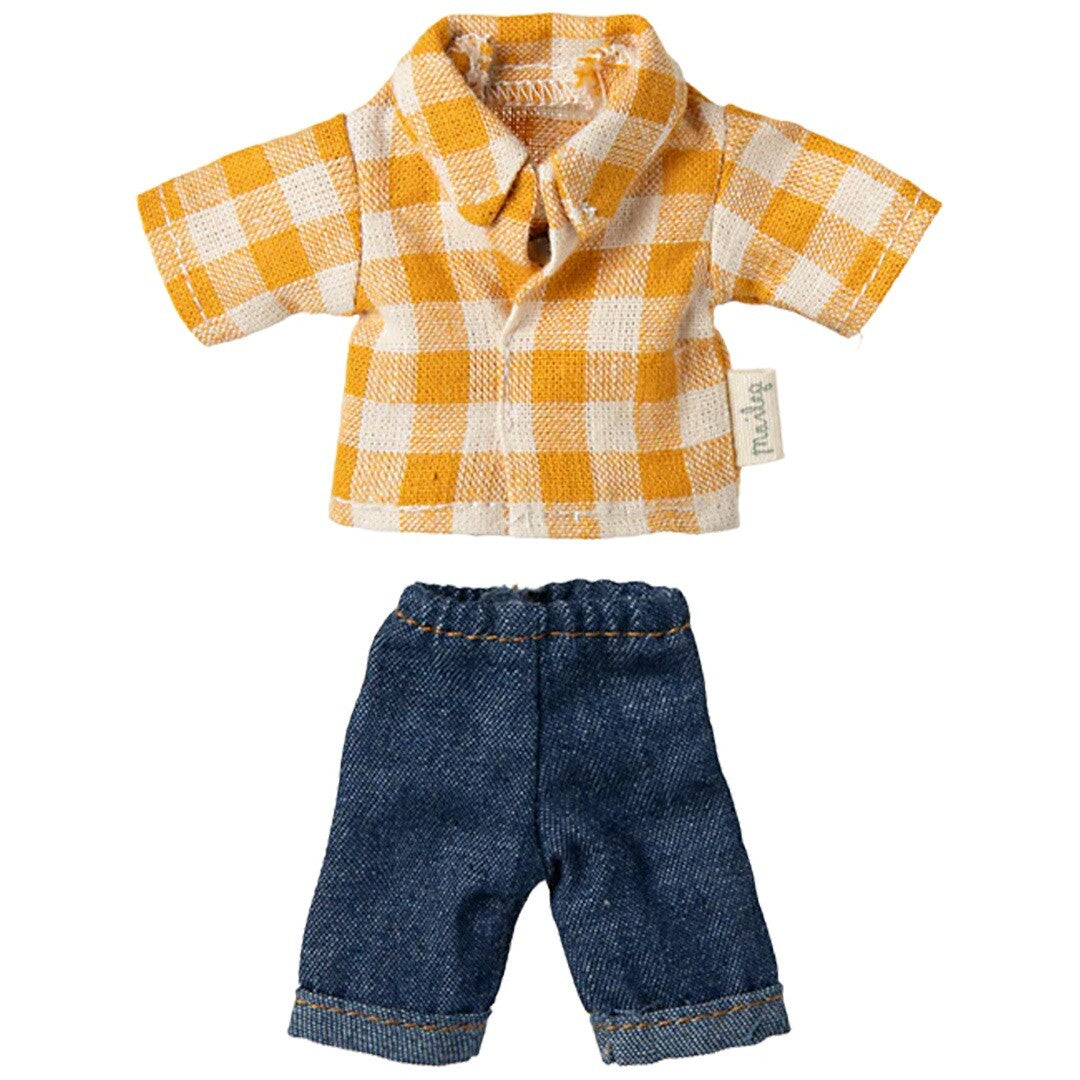 Maileg kledingset voor knuffelmuis met geel geruit overhemd en denim broek.