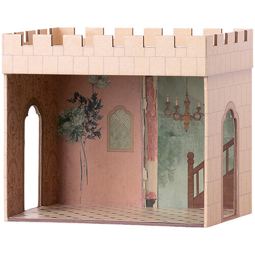 Maileg kartonnen poppenhuis kasteelgang met interieur van bloemenpatroon en raam.
