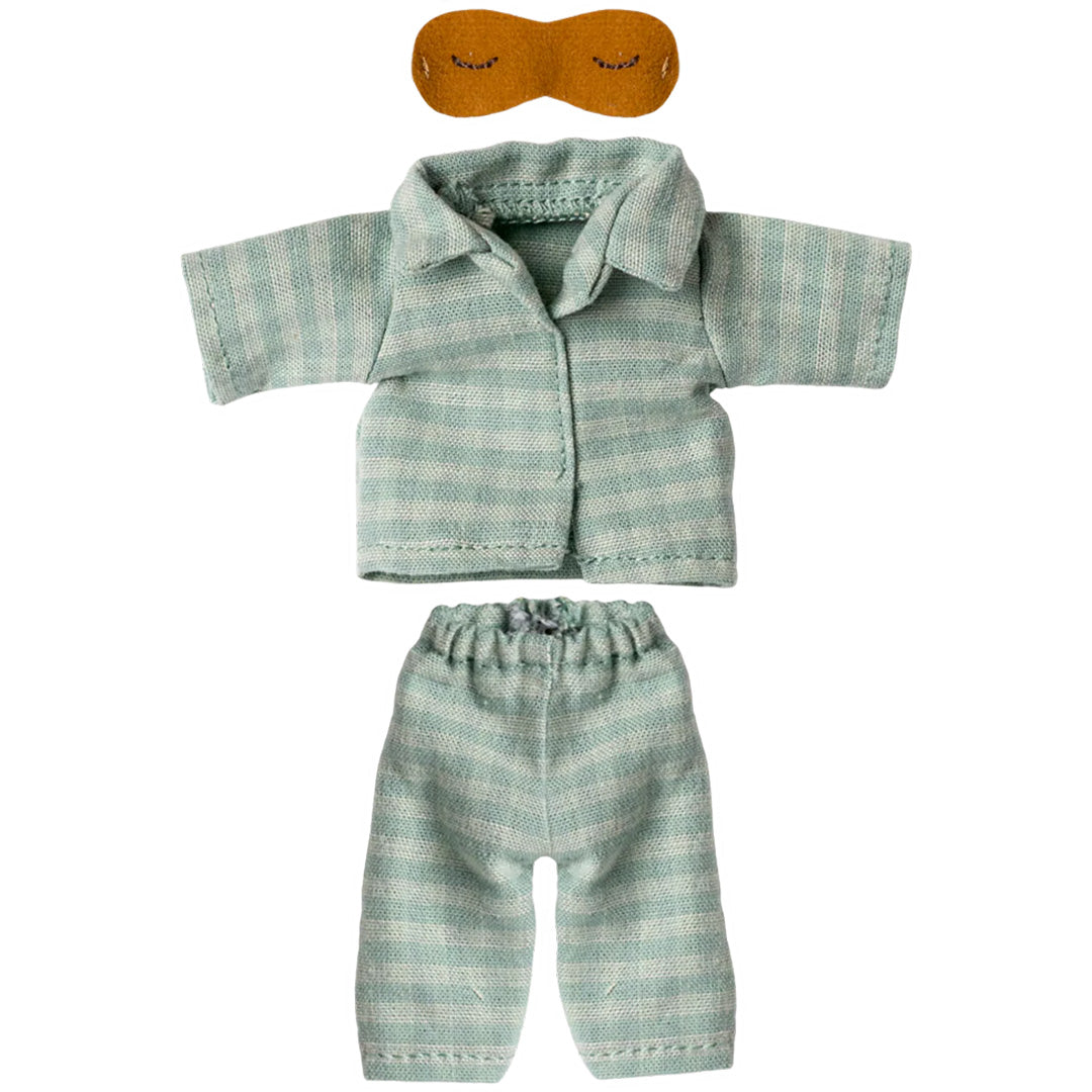 Maileg poppenkleding pyjama set met gestreept shirt, broek en slaapmasker.