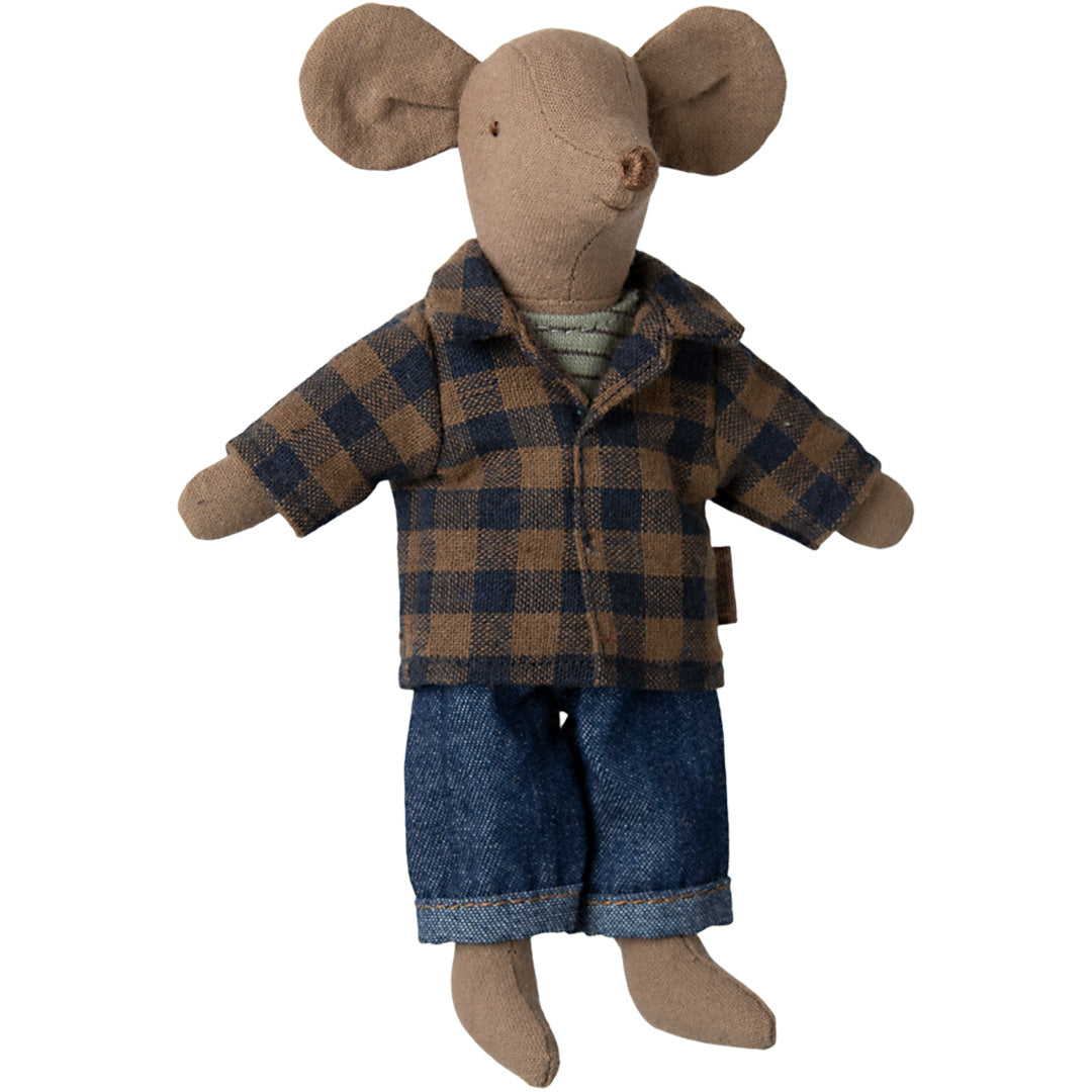 Maileg muispop met een bruin geruit overhemd en een blauwe denim broek.