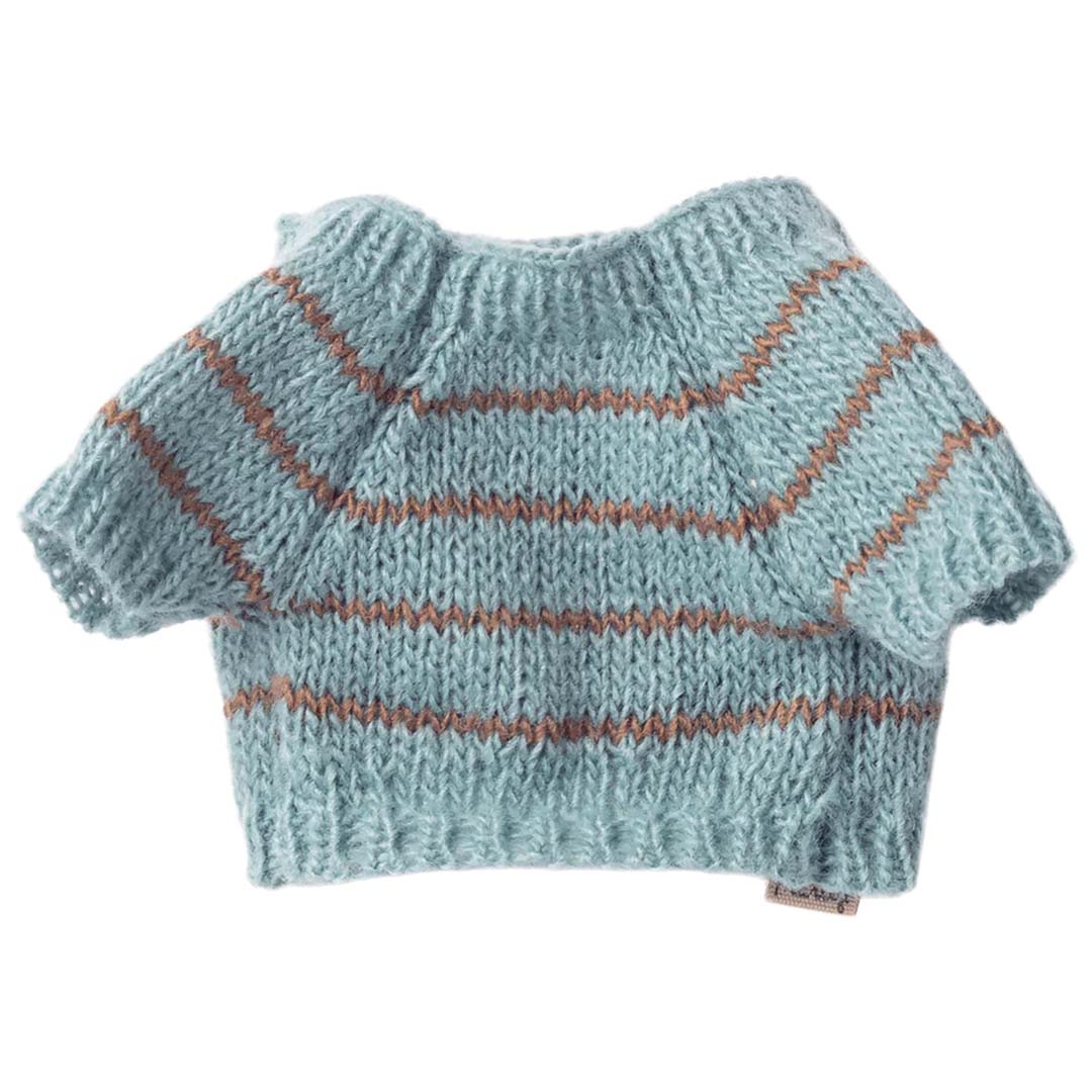Maileg gebreide hondentrui in dusty blue met bruine strepen.