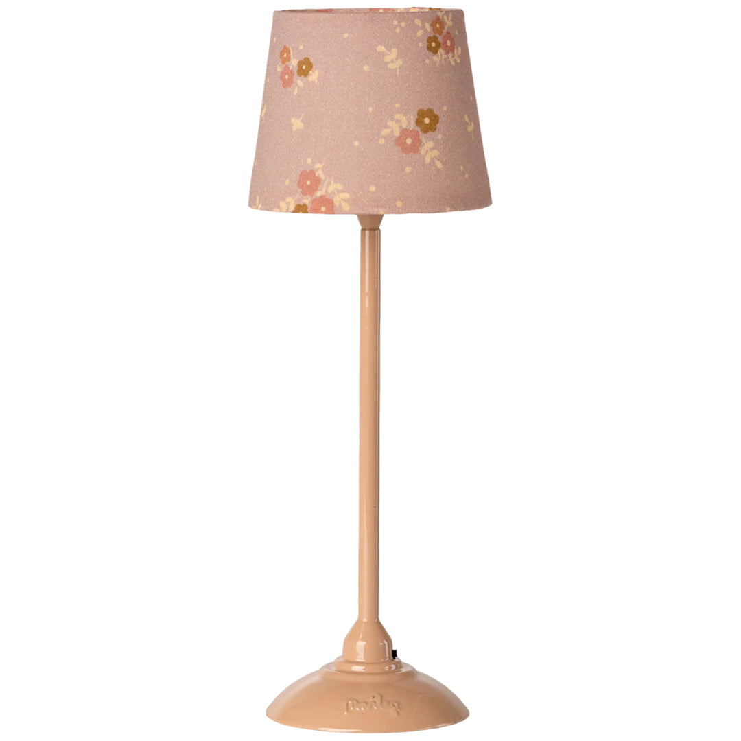 Maileg poppenhuis vloerlamp met roze bloemenpatroon op de kap.