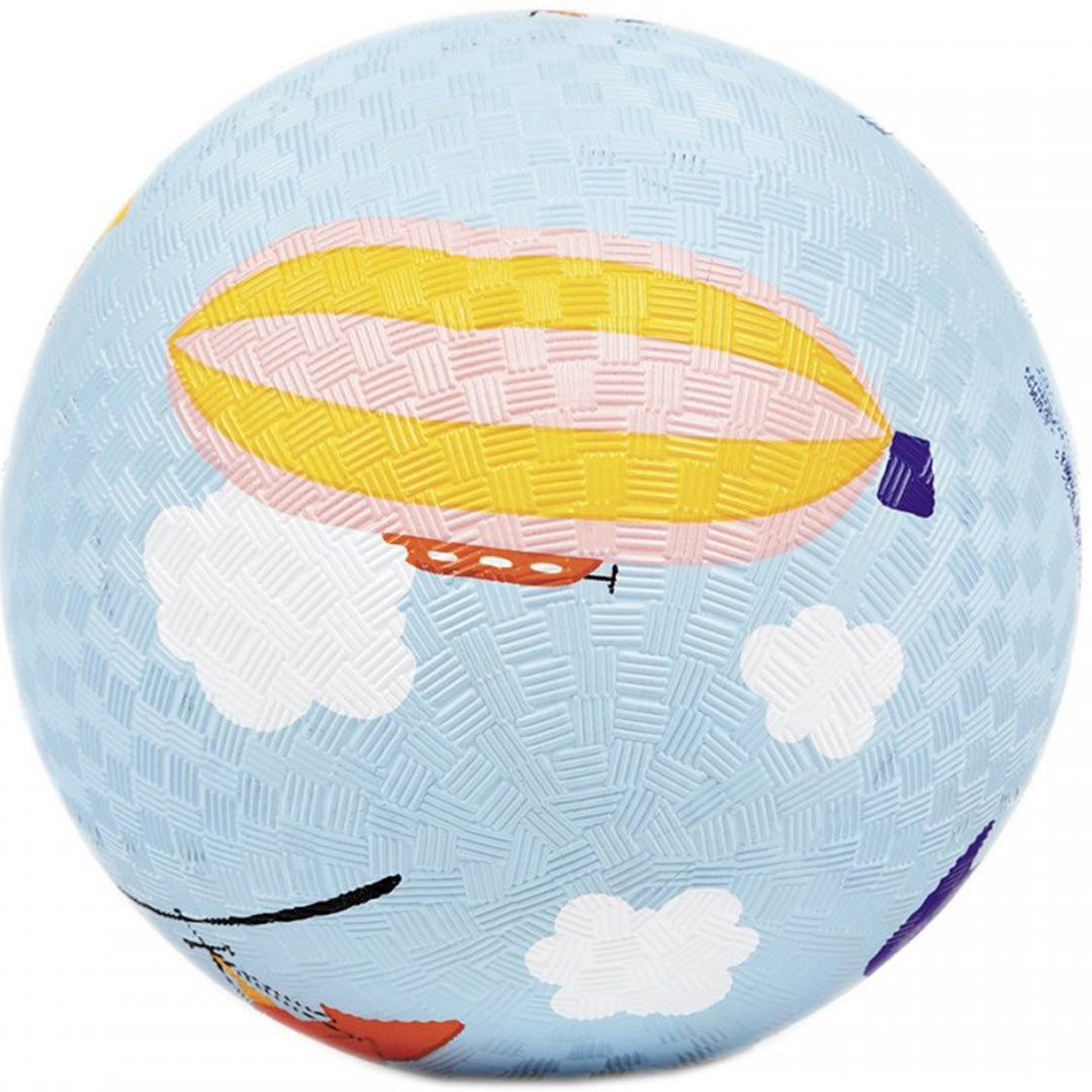 Maison petit jour speelbal met een gele en roze luchtballon en witte wolken op een blauwe achtergrond.