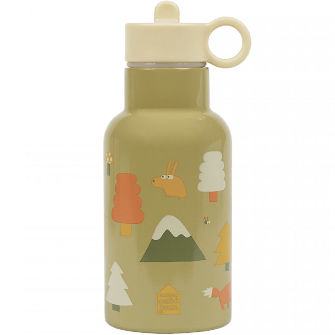 Maison Petit Jour groene kinderdrinkfles met bosdieren en bergillustraties.