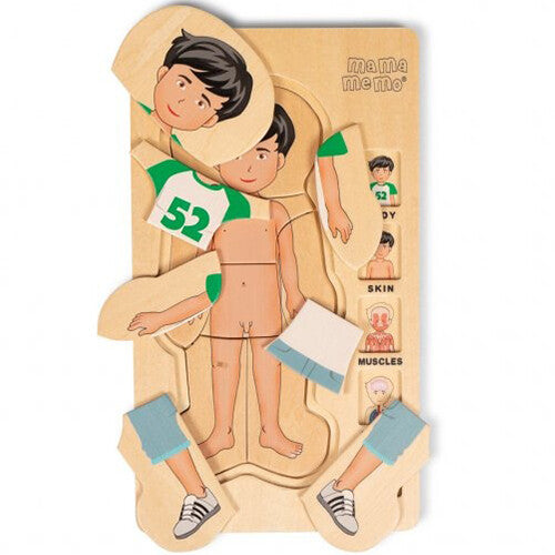 De mama memo houten puzzel van een jongen, gedeeltelijk uit elkaar gehaald, waarbij de kledinglaag en de huidlaag zichtbaar zijn.