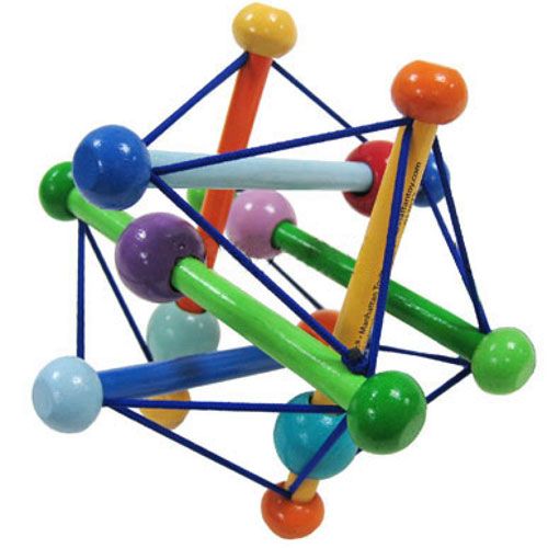 Manhattan Toy Skwish Color Burst rammelaar van veelkleurig hout voor baby's.