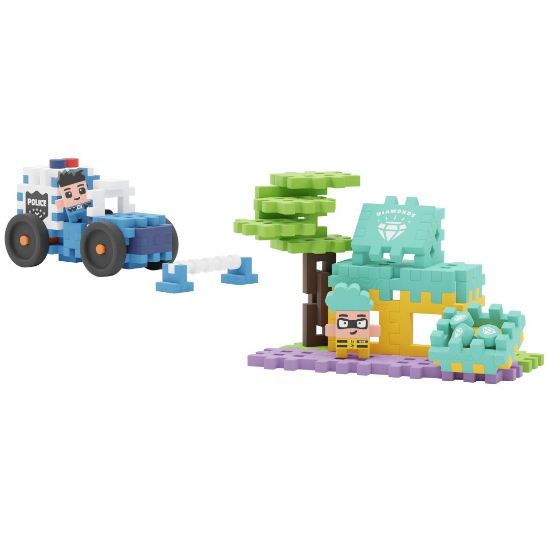 Marioinex bouwblokken set met een politieauto, twee figuren, een slagboom en een gebouw met boom en diamanten.
